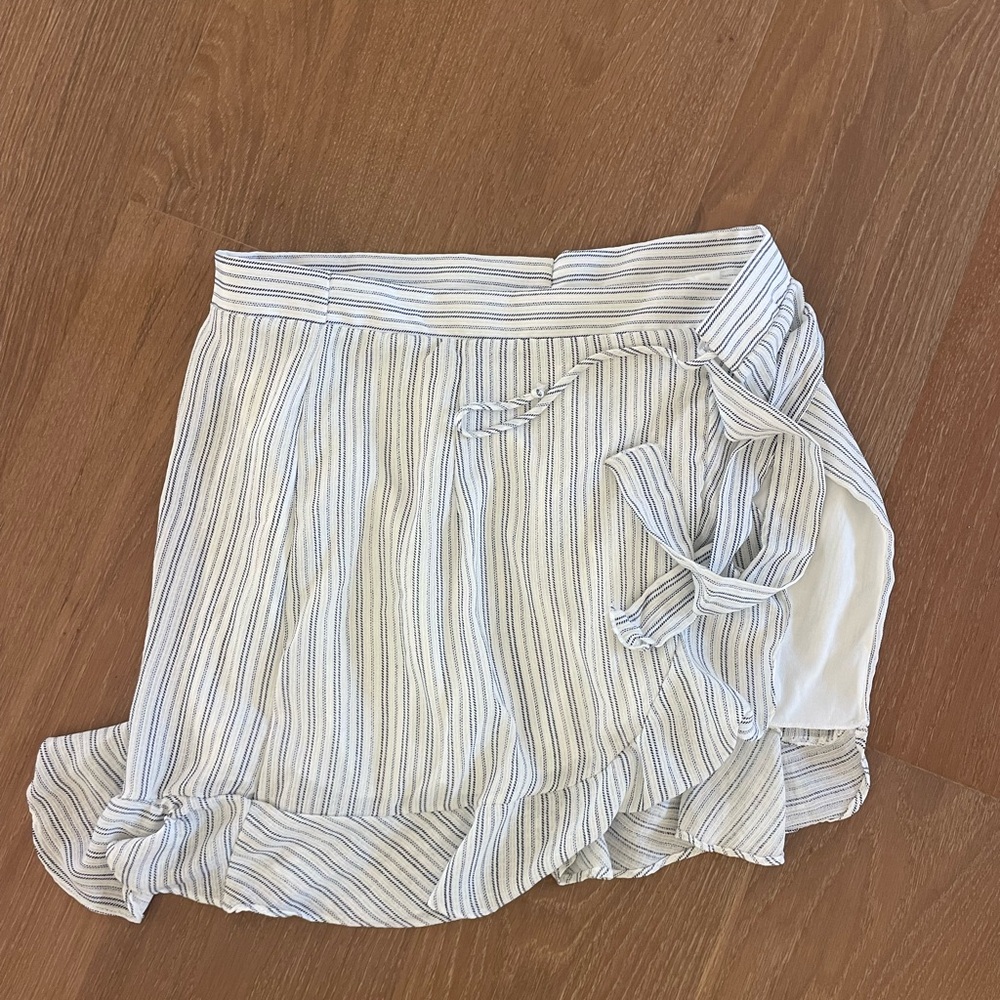 Lulu's White and Blue Striped Skirt